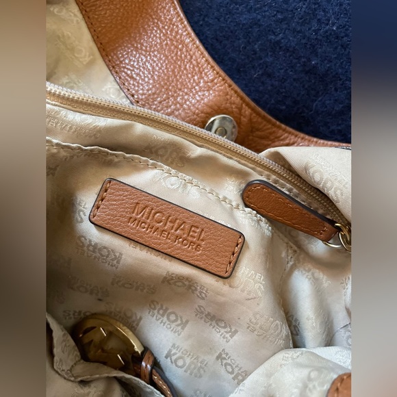 Authentic Michael Kors MK Camel Brown Bag - Picture 6 of 11